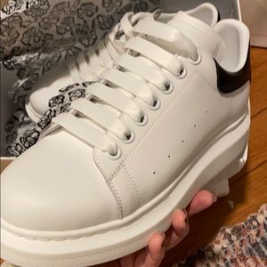 Alexander McQueen sneakers sz 8